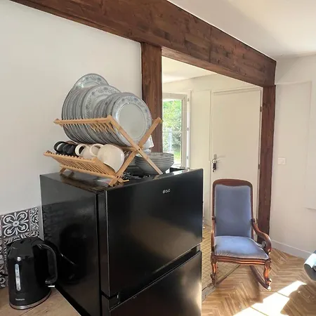 Maison Vigneronne - On A Vineyard, In The Winegrowers *