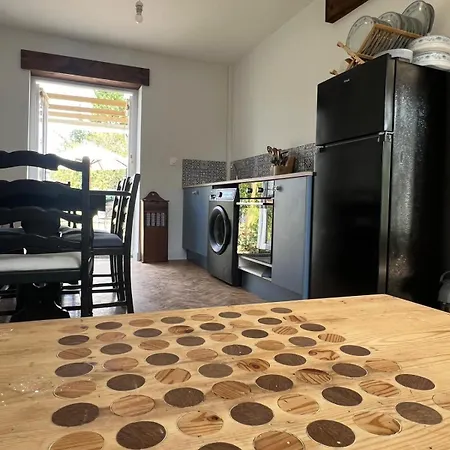 Nyaraló Maison Vigneronne - On A Vineyard, In The Winegrowers *