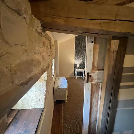 Maison Vigneronne - On A Vineyard, In The Winegrowers * Savigne