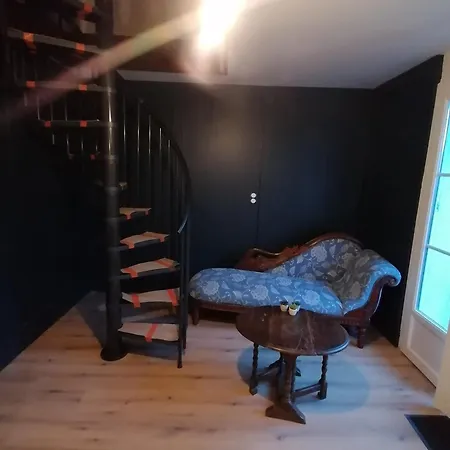 Maison Vigneronne - On A Vineyard, In The Winegrowers * Savigne